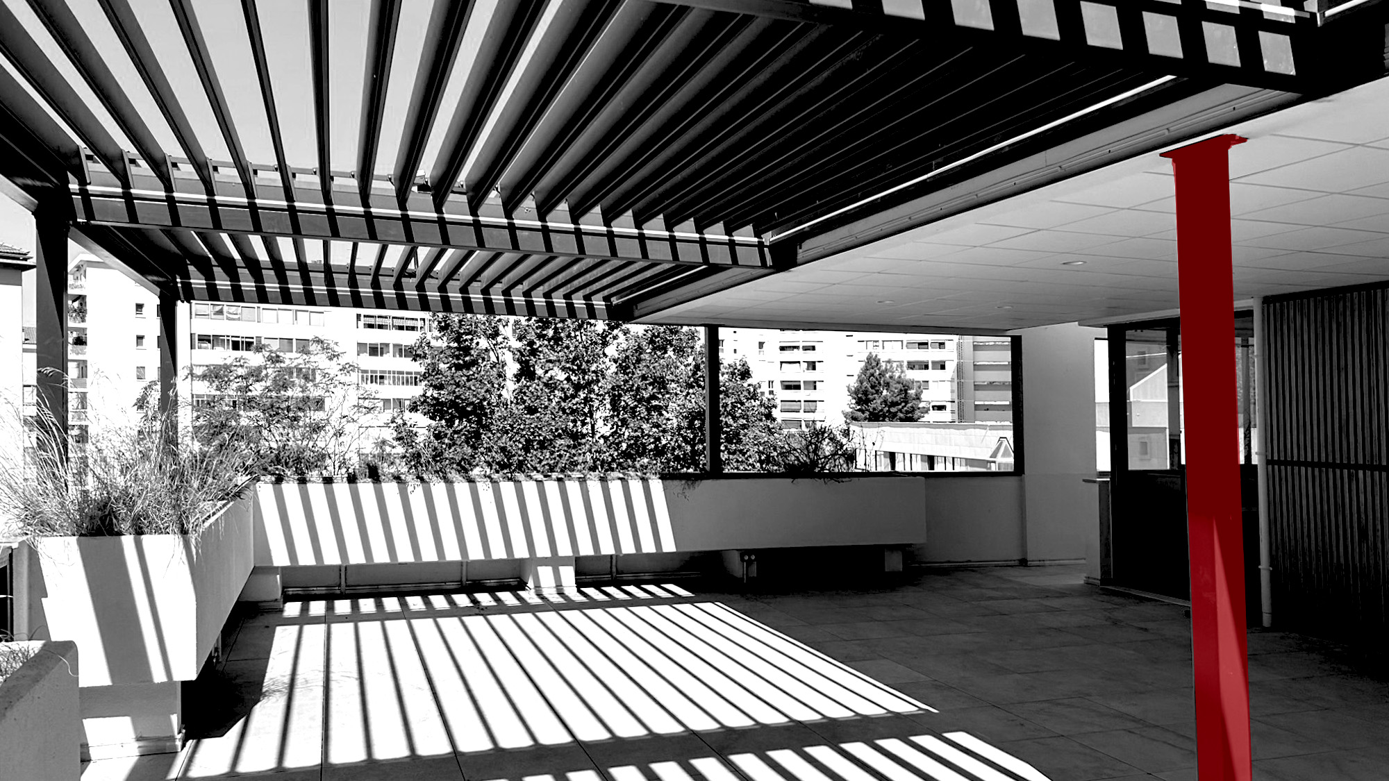 Aménagement de la terrasse extérieure du bâtiment DDETS à Toulon avec 3i